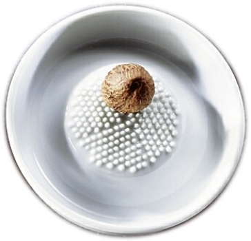 CY-10 Herb and spice grater, 9cm, underside with 